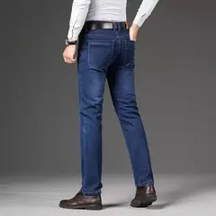 Pantalones elásticos informales de negocios para hombre, pantalón vaquero azul clásico, Vaqueros rectos holgados, talla grande 40 42 44 46 2025 on internet