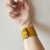 Brazalete mostaza en internet