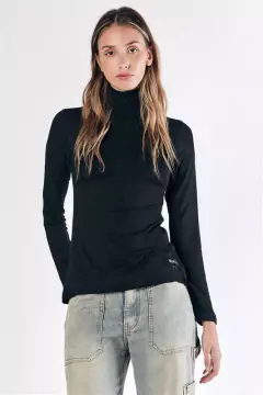 Polera Melocoton Basica 73-negro - comprar online