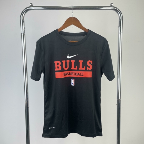 Camiseta Dri-Fit NBA Chicago Bulls - Pré Jogo - Masculina Nike - Preta
