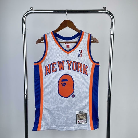 Camiseta Regata New York Knicks Branca - BAPE X Mitchell&Ness- Nike - Masculina