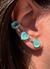 Ear Cuff com corações em Esmeralda Colombiana no Ródio Branco - comprar online