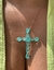 Colar LUXO com Maxi Crucifixo em Esmeralda Colombiana no banho Ródio Branco - comprar online