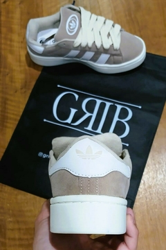 Campus Beige y Blanco - GRIBSTORE