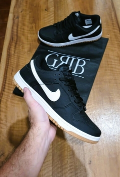 Nike SB Negra