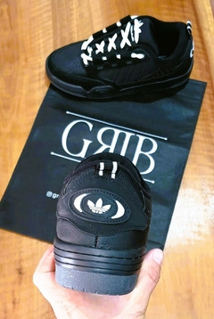 Adidas 2000 Black en internet