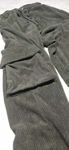 Pantalon Cargo Corderoy Negro en internet