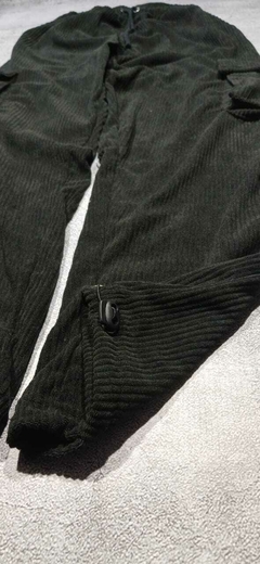 Pantalon Cargo Corderoy Negro - comprar online