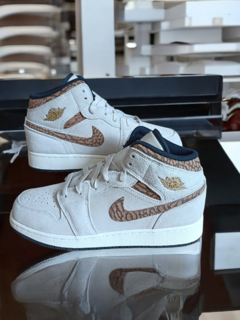 TENIS NIKE AIR JORDAN 1 MID SE