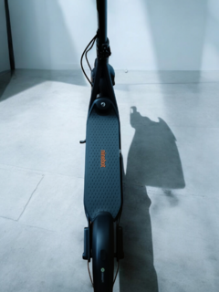 Segway-Ninebot F2 Pro Scooter Eléctrico Plegable, Motor 900W Potencia Máx, Autonomía 55 Km, 3 Modos de Conducción, Velocidad Máx de 32Km/h - La Vendimia