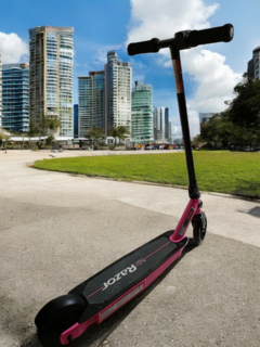 Razor E90 Scooter Eléctrico, Black Label, hasta 16 km/h en internet
