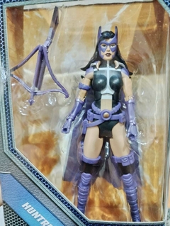 Figura DC Huntress - Signature Collection - comprar online