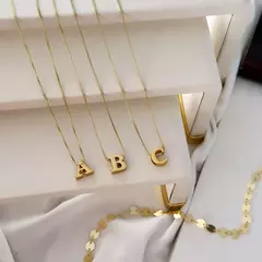 Colar Personalizado com Letra Inicial - banhado a ouro 18k na internet