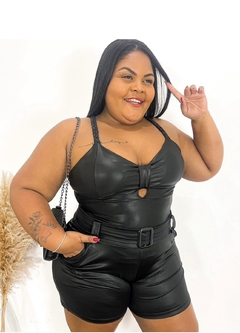 Short cirrê plus size