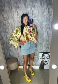 Blusa lara na internet