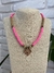 Collar fucsia y camel corazón - comprar online