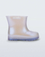 Botinha de borracha Mini Melissa Welly Baby, de cor clara e design moderno.