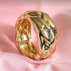 Bracelete trabalhado estiloso banhado a ouro 18k/ semijoias