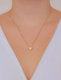 Colar com pingente coração cravejado banhado a ouro 18k/ semijoias