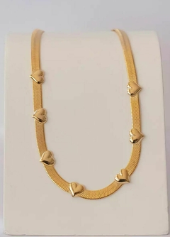 Colar choker fita com com corações, banhado a ouro 18k/se - comprar online