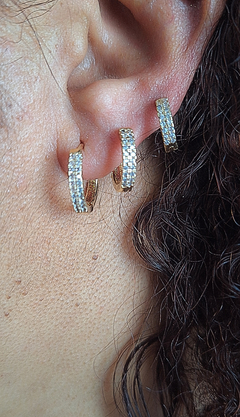 Trio de argolinhas cravejads de microzircônias semijoias
