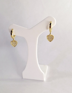 Brincos argolinhas pingente coração cravejado de microzircônias - loja online