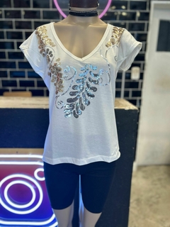 Imagen de REMERA BORDADA LEAVES