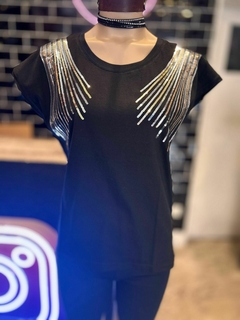 REMERA BORDADA BELGICA - Artha Flores