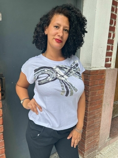 REMERA BORDADA DENVER - comprar online