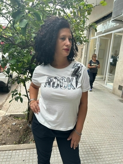 REMERA BORDADA ROCK SILVER - comprar online