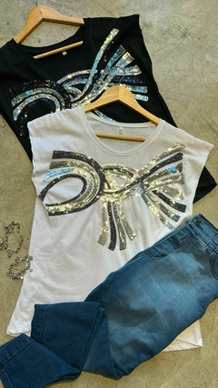 REMERA BORDADA DENVER - Artha Flores