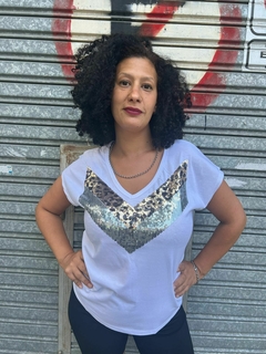 REMERA BORDADA PRINT - comprar online