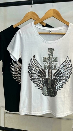 REMERA BORDADA GUITARRA