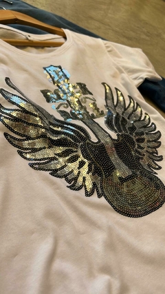 REMERA BORDADA GUITARRA - comprar online