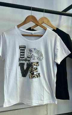REMERA BORDADA LOVE KISS