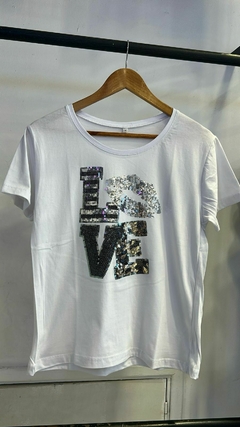 REMERA BORDADA LOVE KISS en internet