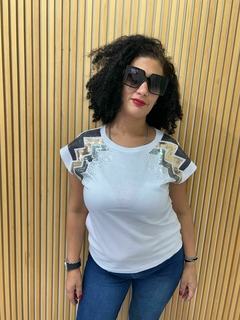 REMERA BORDADA MANHATTAN - comprar online