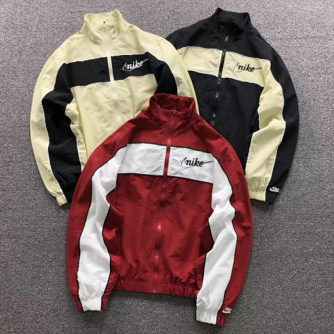 Campera Nike Sportswear Club Lightweight