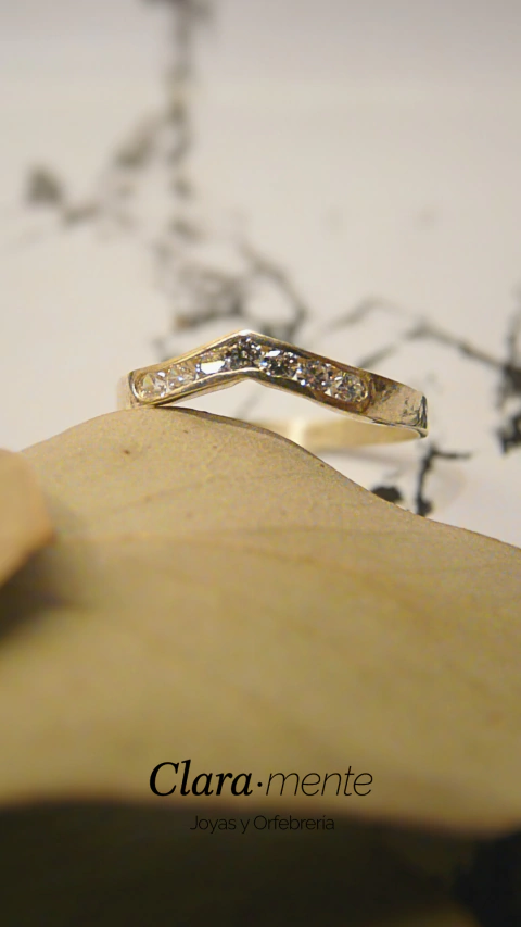 Anillo de Compromiso - Halo en punta medio sinfin - comprar online