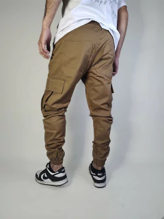 Imagen de ART-2860 CARGO DE GABARDINA CON PUÑO 6X $23900