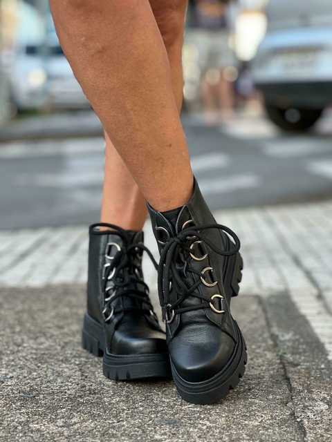 Coturno em couro Miriam