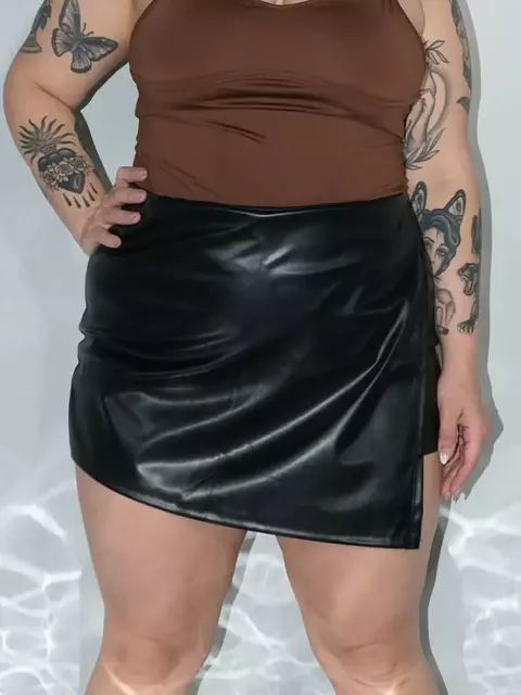 Short Pollera Cuerina