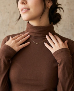 Polera Cuello Alto Choco - comprar online