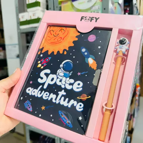 DIÁRIO COM CANETA - FOFY