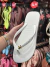 Top Branco + Pin Tartaruga + Pin Logo