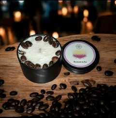 veladora Enciende tu luz, mantengo la calma, cera de soya con granos de café