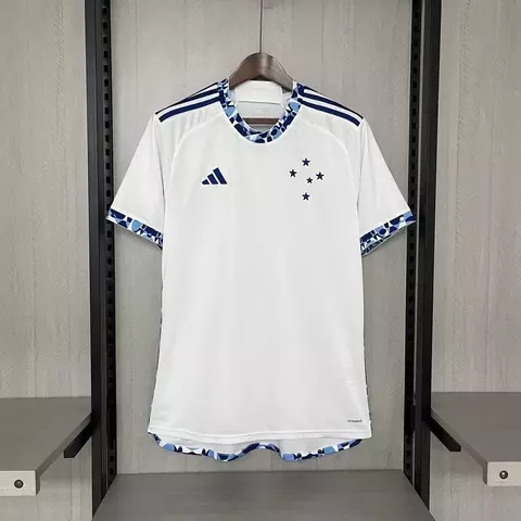 Camisa branca do Cruzeiro II 24/25 da Adidas, com detalhes em azul e estampa de estrelas.