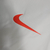 Jaqueta Corta-Vento Barcelona 23/24 - Branca e cinza com detalhes em vermelho - CAMISAS DE FUTEBOL | NnStore