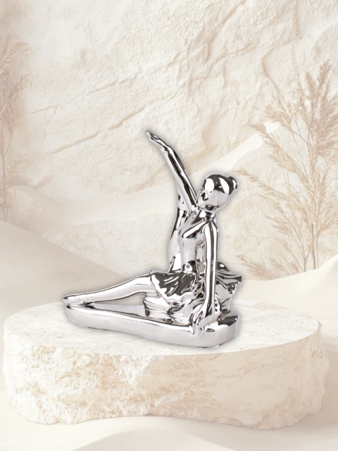 Figura Bailarina de Ballet Plateada en Extensión – Escultura Decorativa Moderna y Elegante