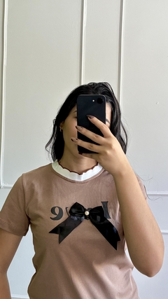 T shirt Laço na internet